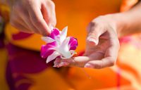 stringing a lei